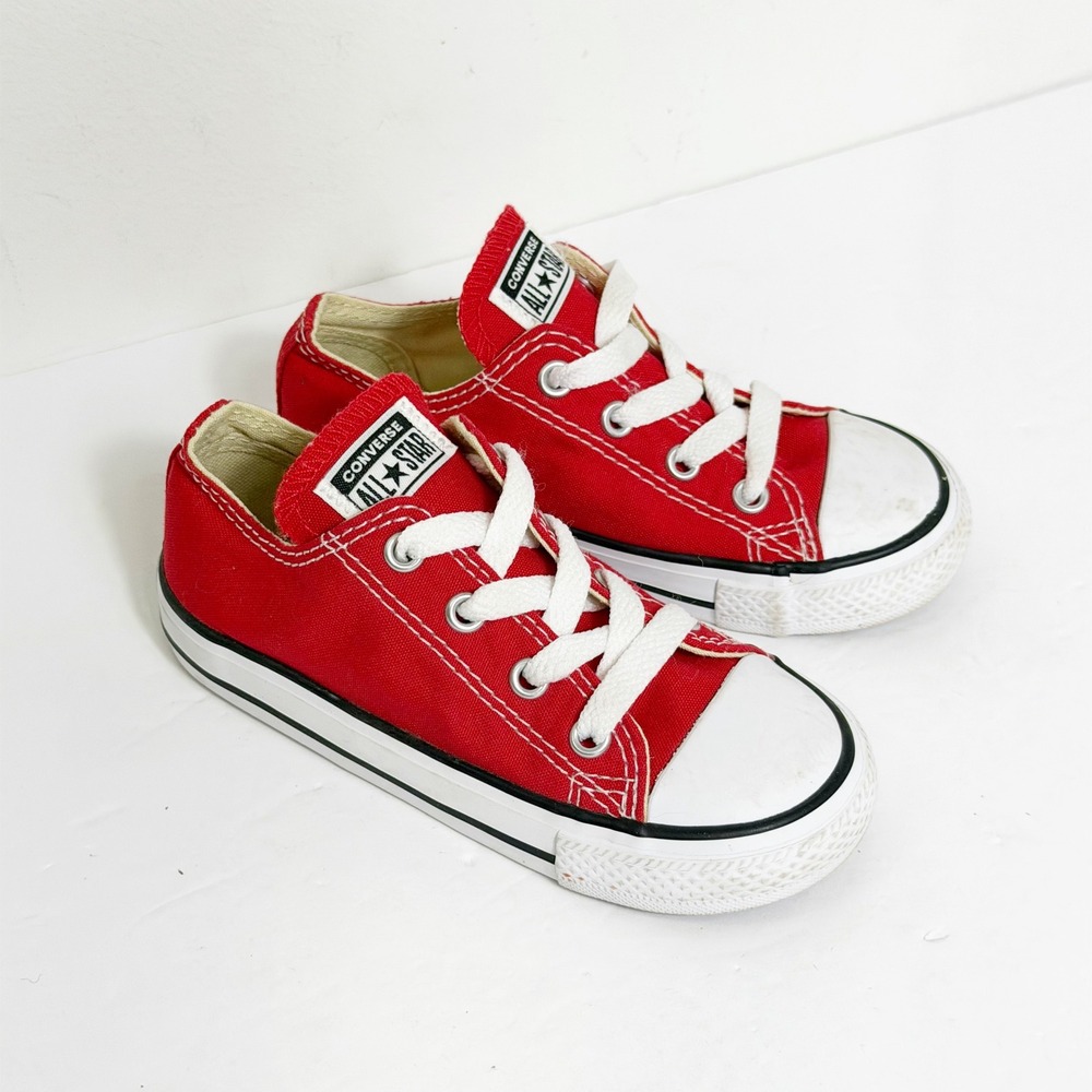 Converse Chuck Taylor All Star Kids Size 8 Red Low Top Canvas Sneakers